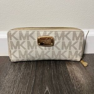 MK large wallet